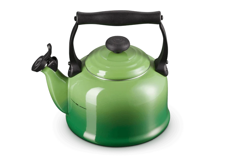 Le Creuset Tradition Fluitketel 2,1 Liter Staal Bamboo 1 Le Creuset Tradition Fluitketel 2,1 Liter Staal Bamboo